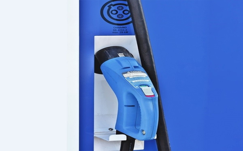 Choose the best commercial EV charger for your business in 2024